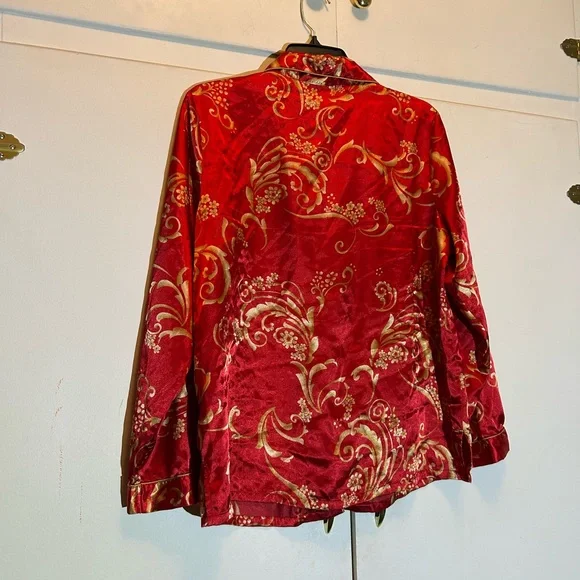 Morgan Taylor Red Satin Pajama Set with Gold Paisley Motif - Picture 6 of 11